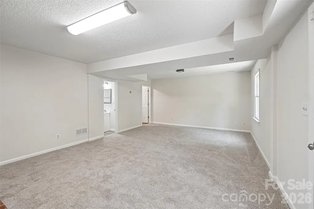 51 Wake Robin Way Asheville NC 28805