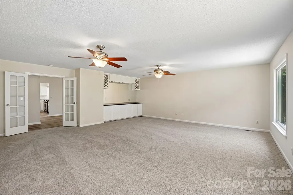 51 Wake Robin Way Asheville NC 28805