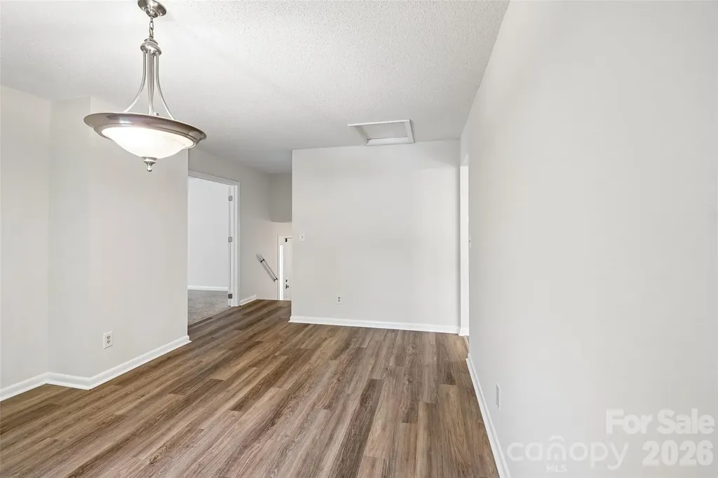 51 Wake Robin Way Asheville NC 28805