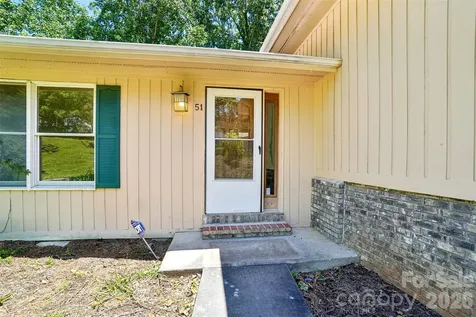 51 Wake Robin Way Asheville NC 28805