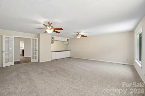 51 Wake Robin Way Asheville NC 28805
