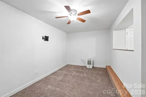 51 Wake Robin Way Asheville NC 28805