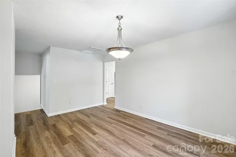51 Wake Robin Way Asheville NC 28805