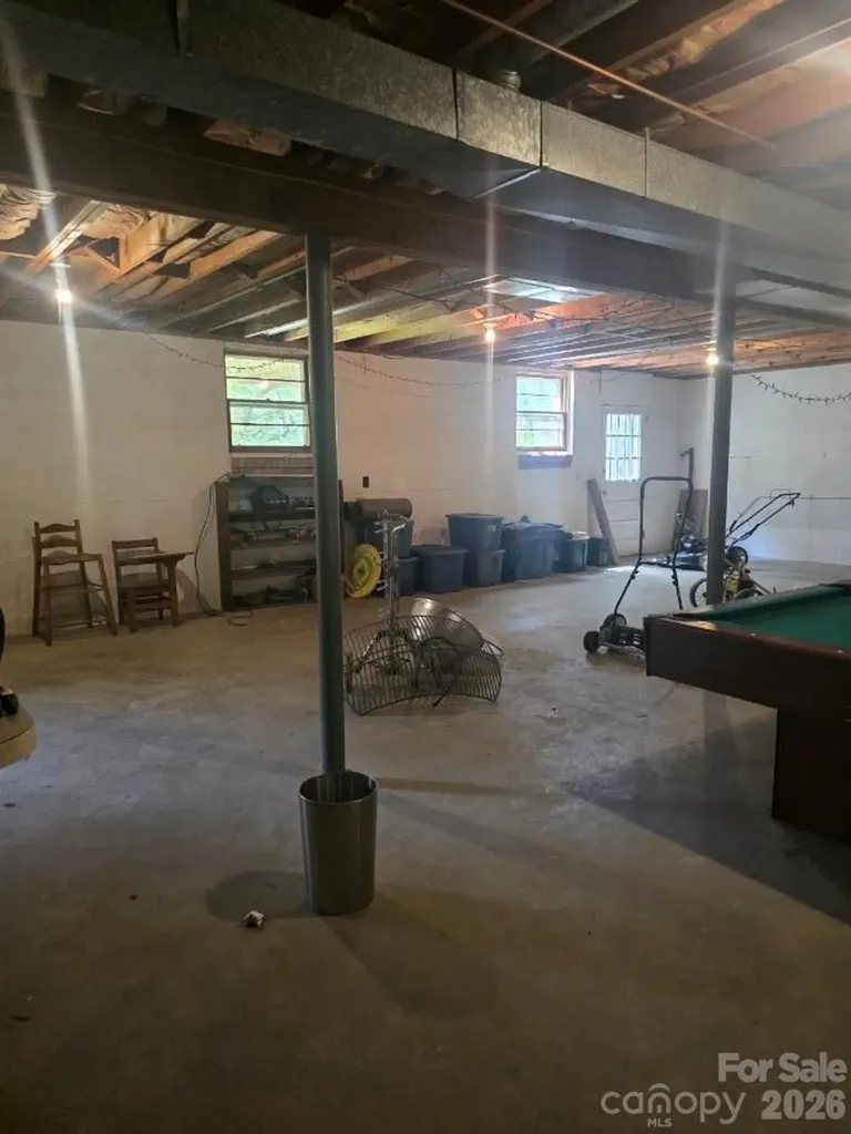 629 Willow Road Hendersonville NC 28739