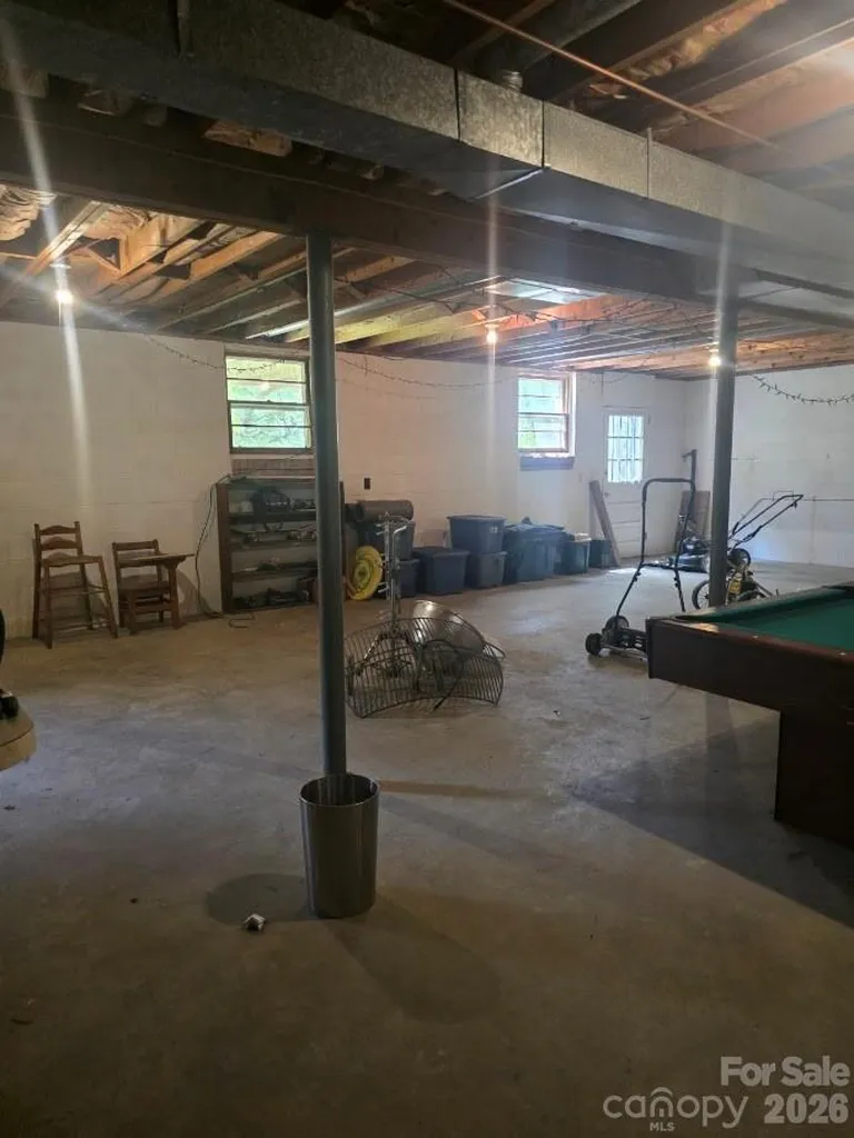 629 Willow Road Hendersonville NC 28739