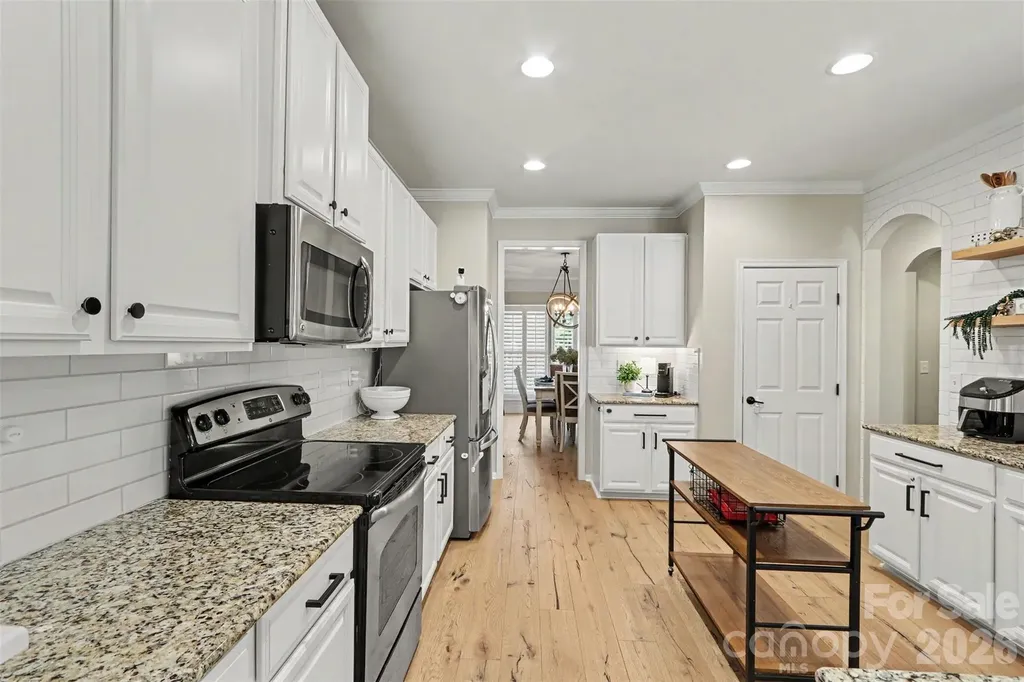 11830 Warfield Avenue Huntersville NC 28078