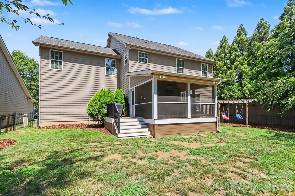 11830 Warfield Avenue Huntersville NC 28078