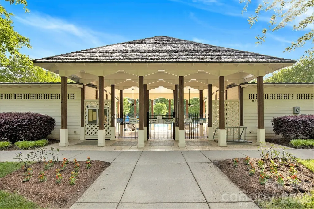 11830 Warfield Avenue Huntersville NC 28078