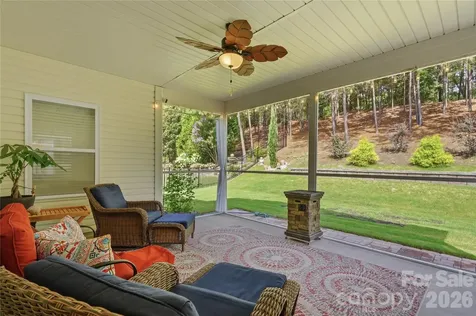1874 Larkspur Way Tega Cay SC 29708