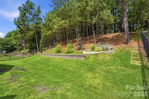 1874 Larkspur Way Tega Cay SC 29708