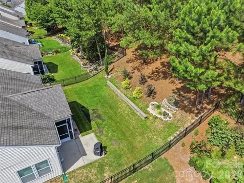 1874 Larkspur Way Tega Cay SC 29708
