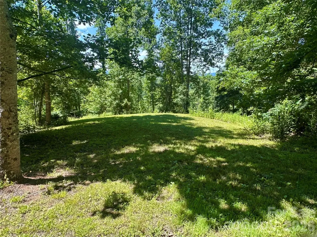 2825 Harrell Hill Road Bakersville NC 28705