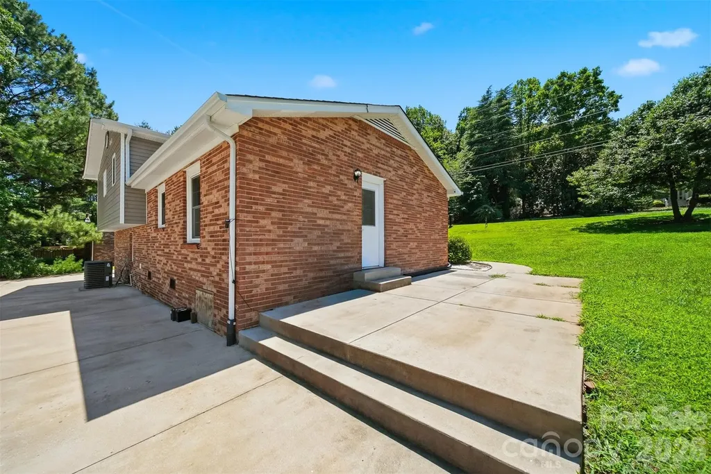 1401 Southwest Boulevard Newton NC 28658