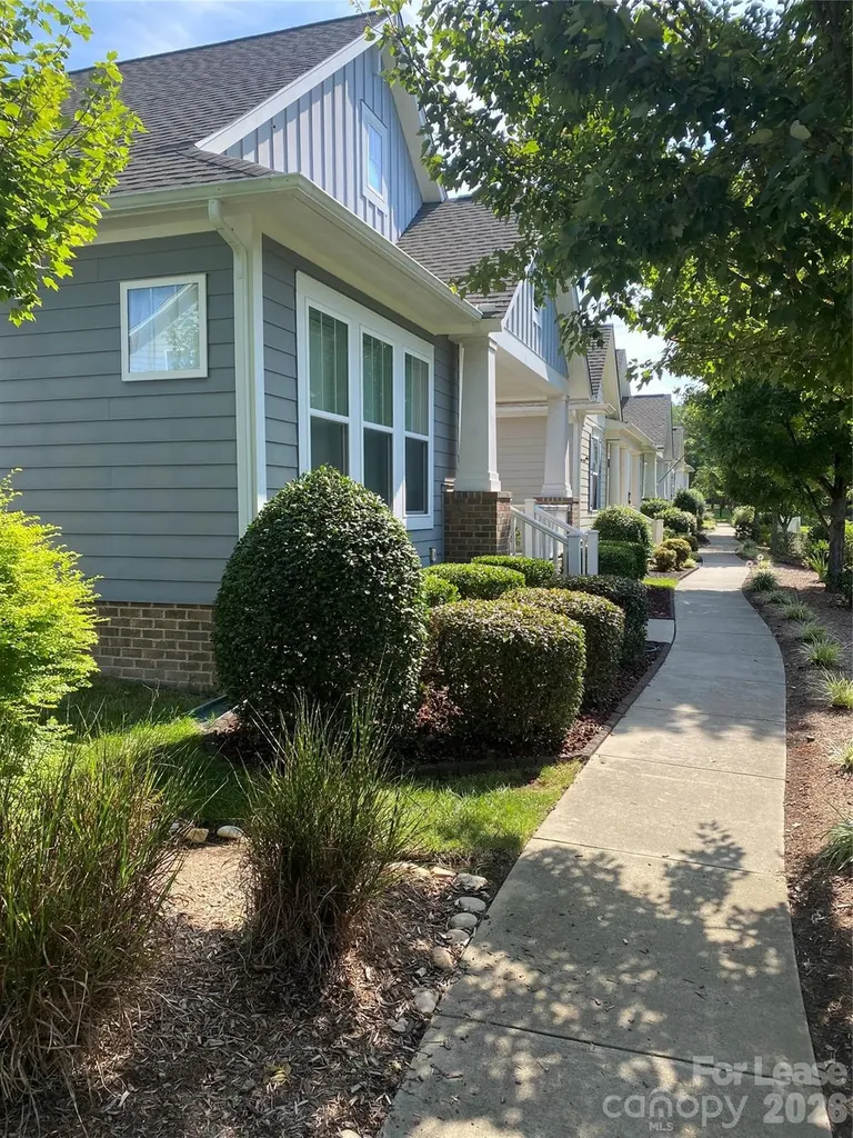 4221 Courtly Lane Belmont NC 28012