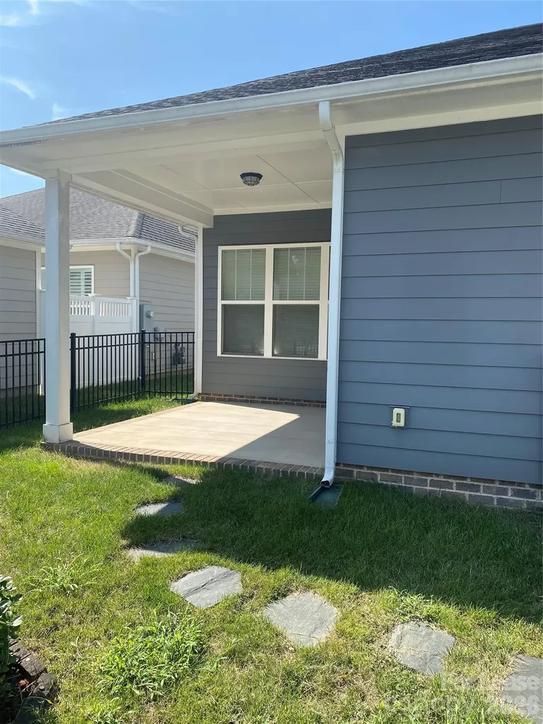 4221 Courtly Lane Belmont NC 28012