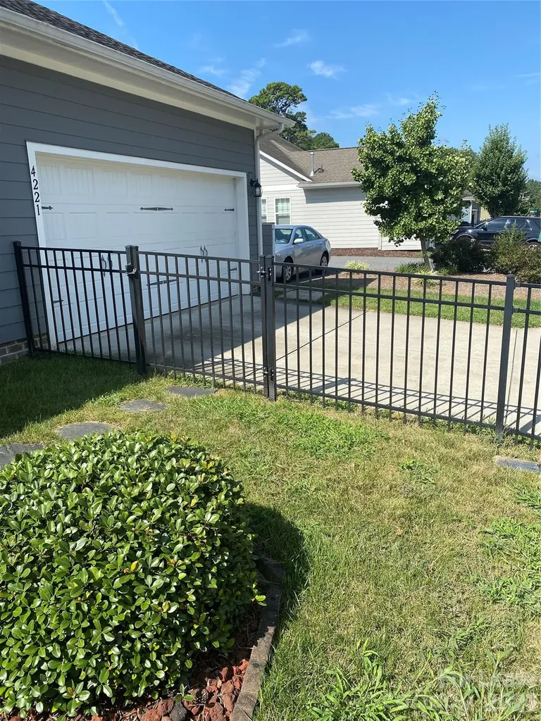 4221 Courtly Lane Belmont NC 28012