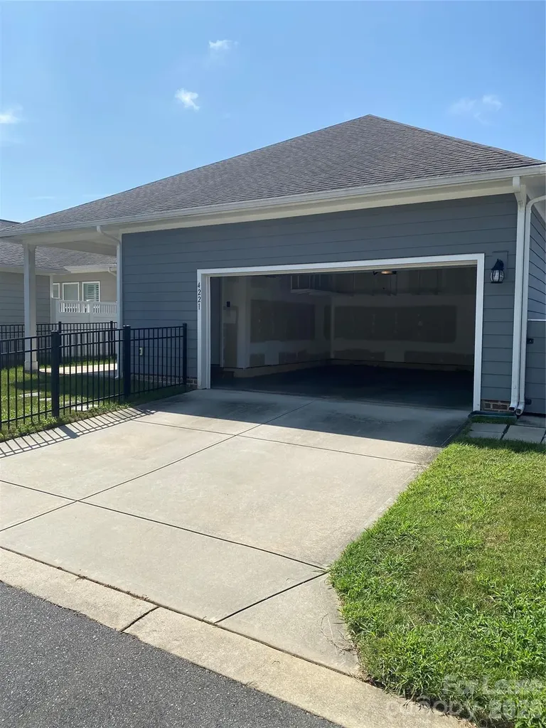 4221 Courtly Lane Belmont NC 28012
