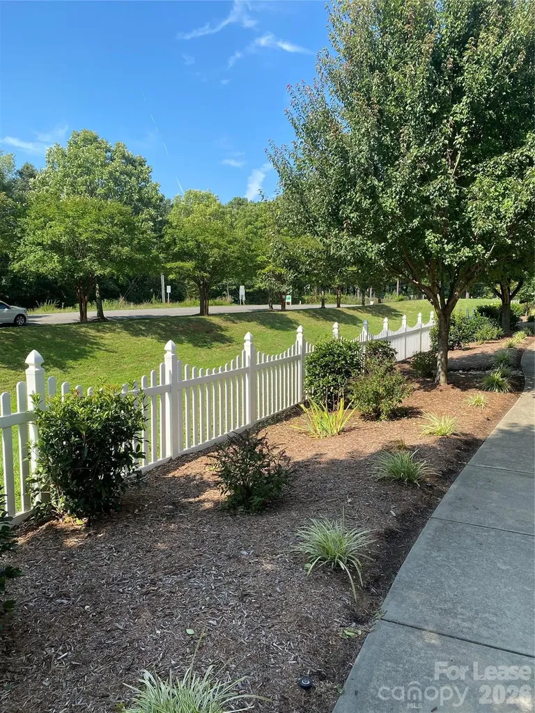 4221 Courtly Lane Belmont NC 28012