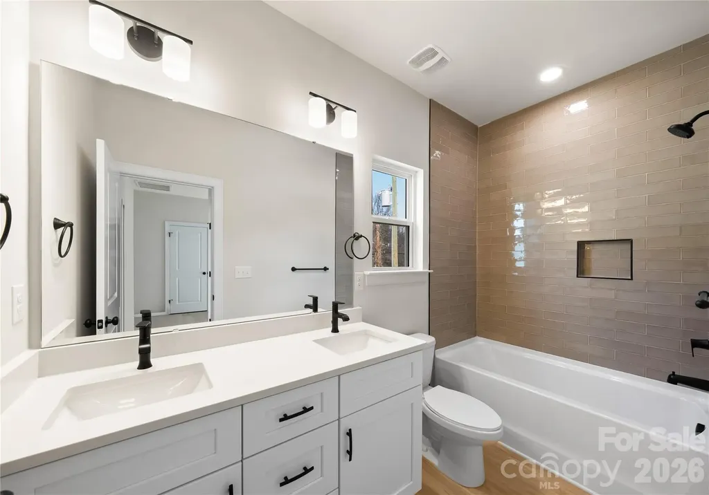 2943 Sloan Drive Charlotte NC 28208