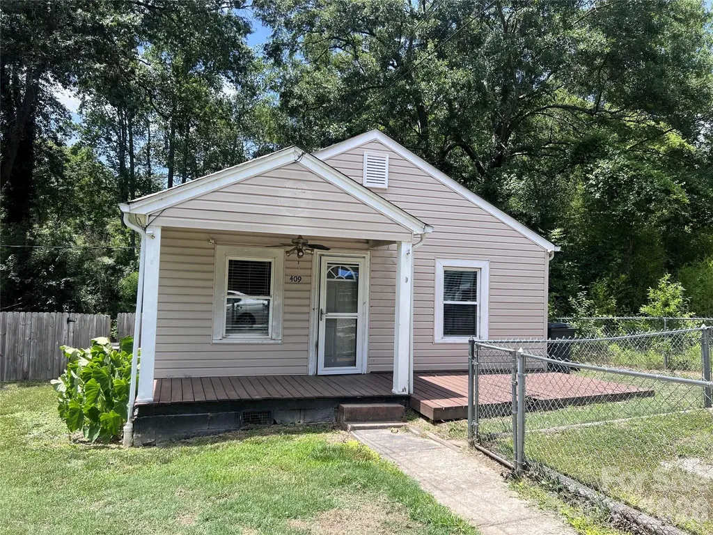 409 S Maple Street Dallas NC 28034