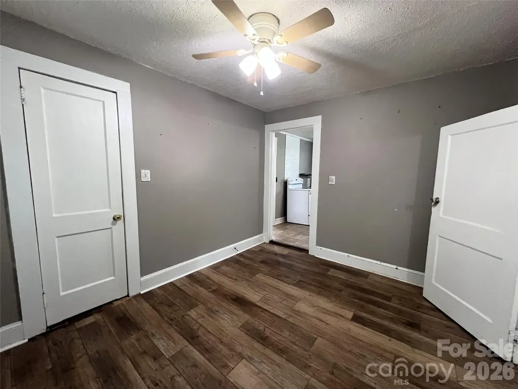 409 S Maple Street Dallas NC 28034