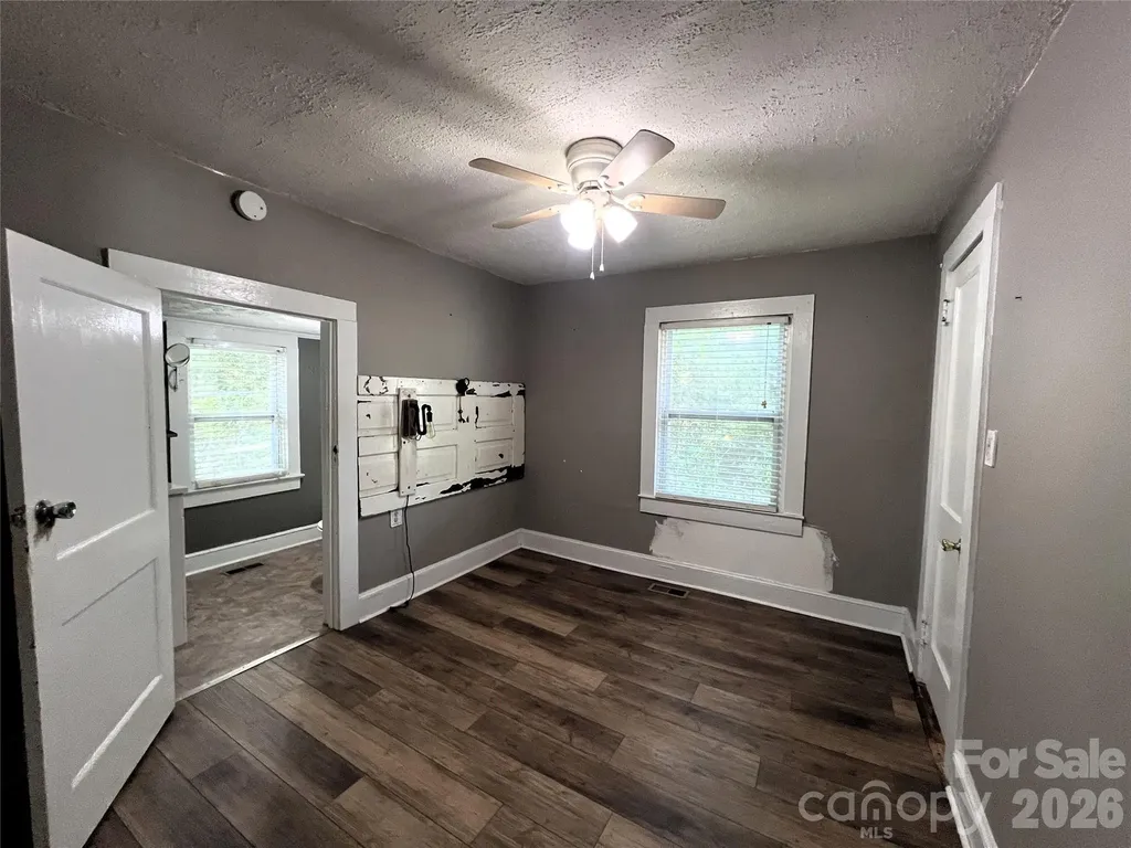 409 S Maple Street Dallas NC 28034