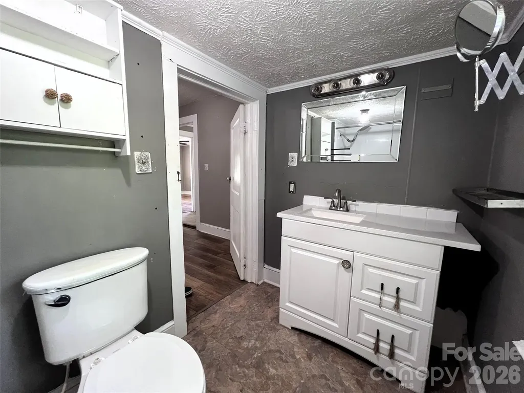 409 S Maple Street Dallas NC 28034