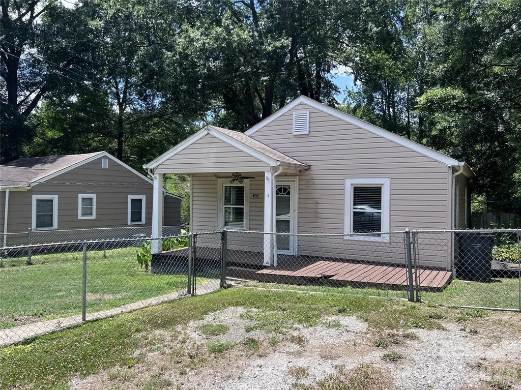 409 S Maple Street Dallas NC 28034