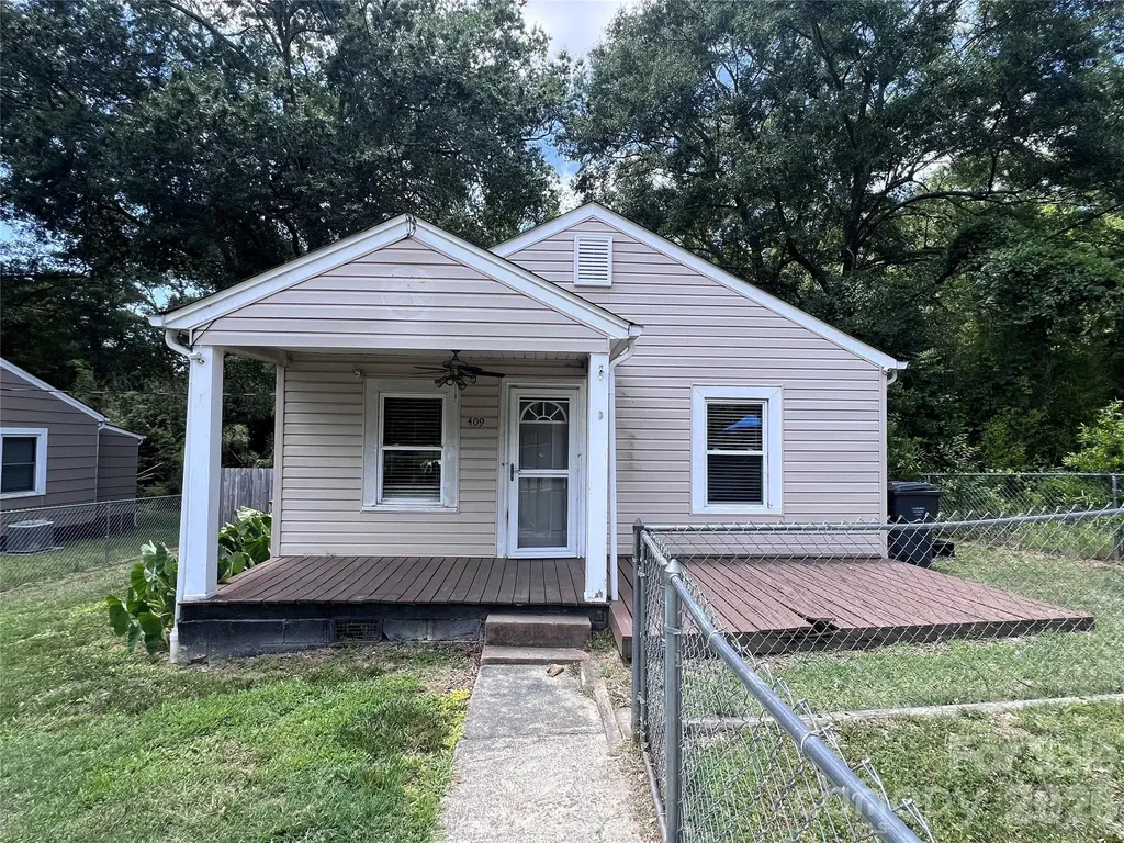 409 S Maple Street Dallas NC 28034