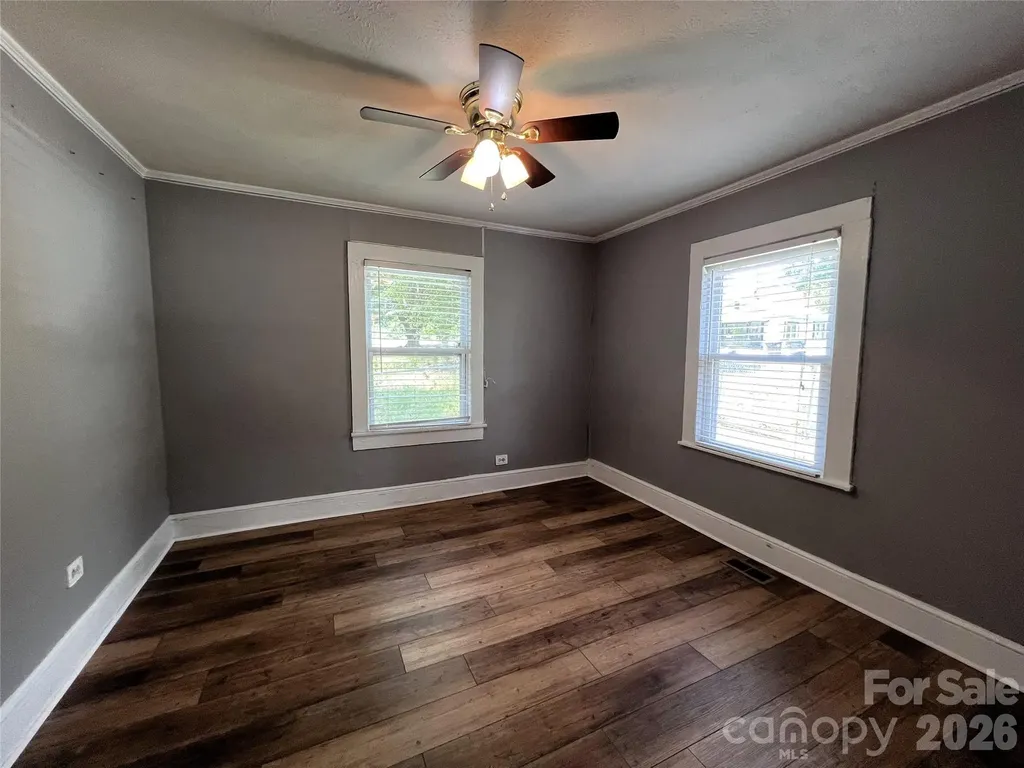 409 S Maple Street Dallas NC 28034