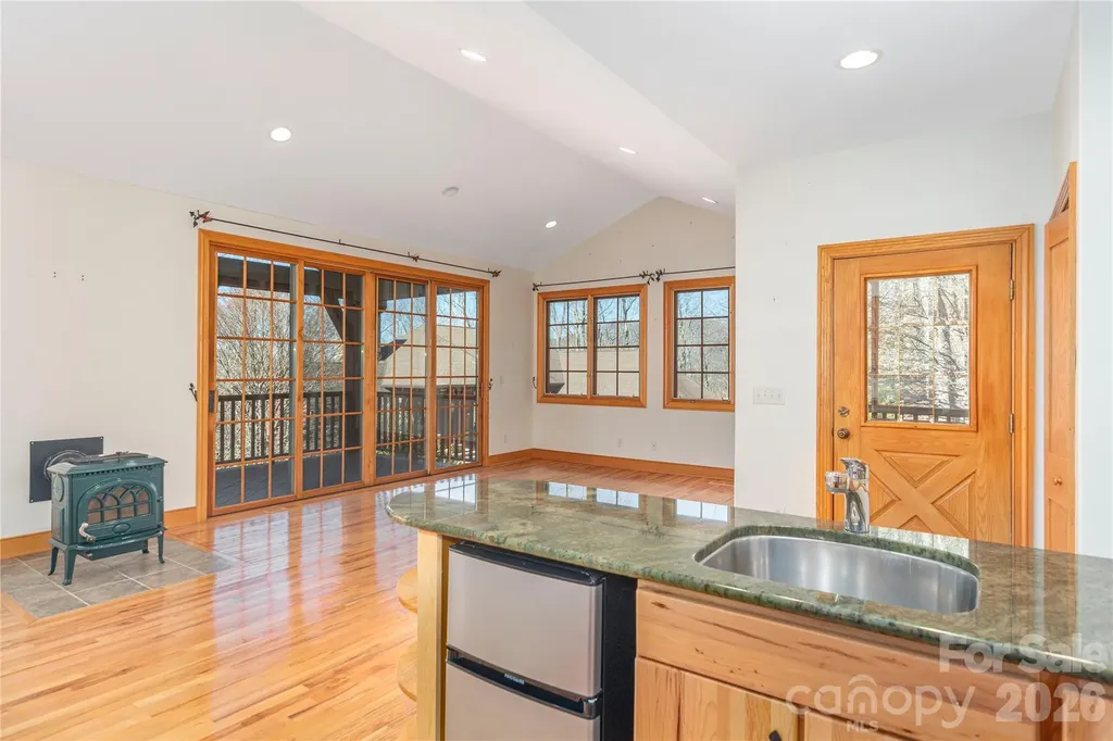 98 Flat Creek Road Fairview NC 28730