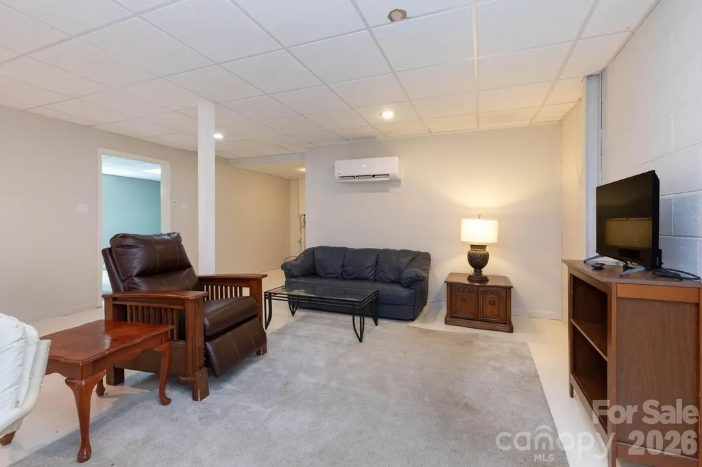 41 Kennedy Road Weaverville NC 28787