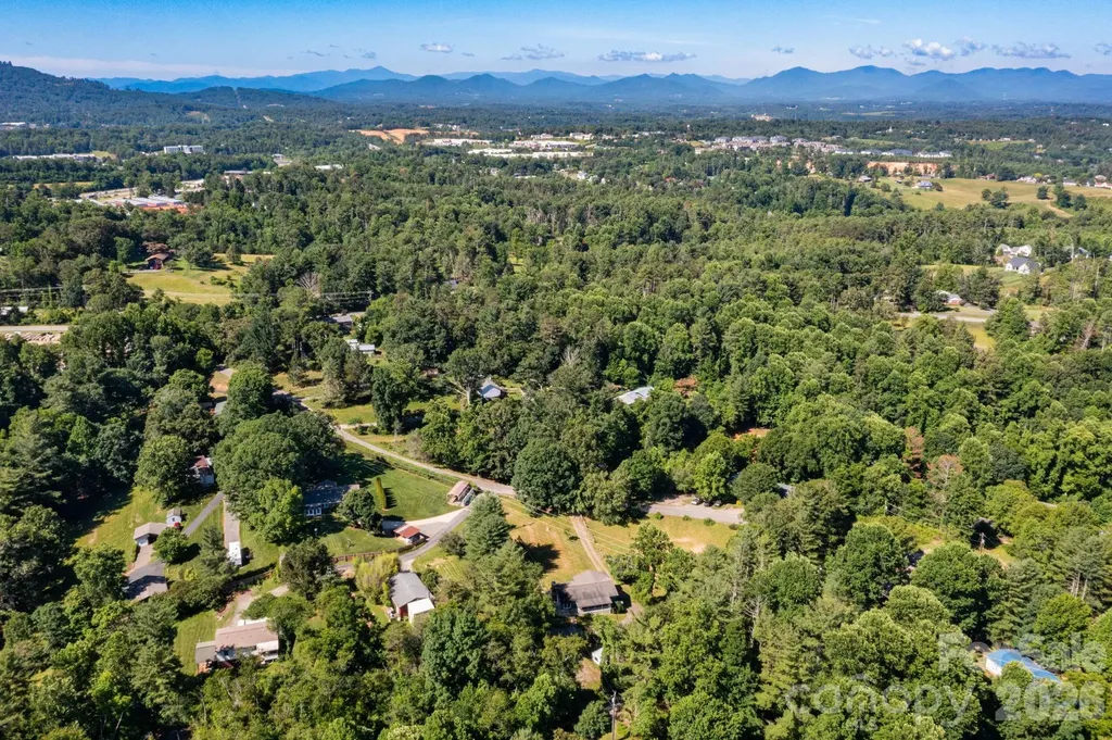 41 Kennedy Road Weaverville NC 28787