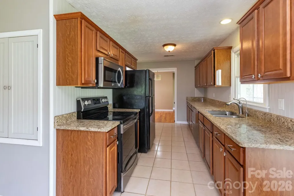 41 Kennedy Road Weaverville NC 28787