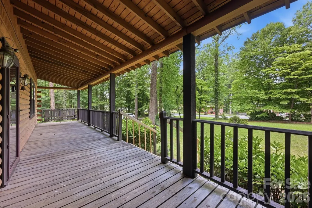 6808 Linda Lake Drive Charlotte NC 28215