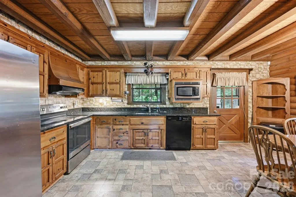 6808 Linda Lake Drive Charlotte NC 28215