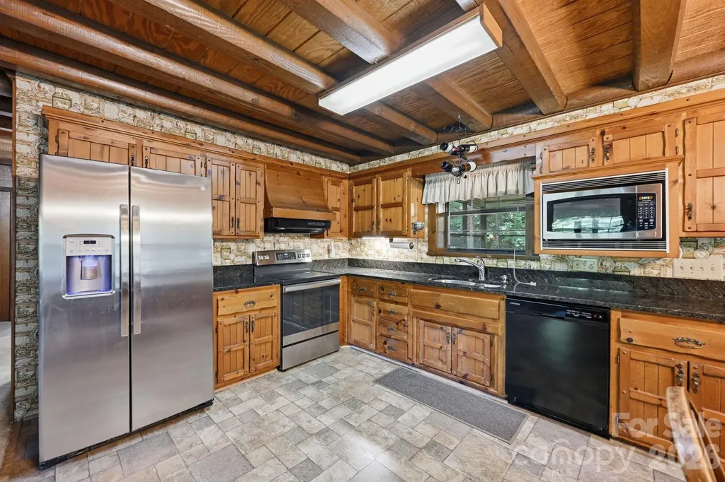 6808 Linda Lake Drive Charlotte NC 28215