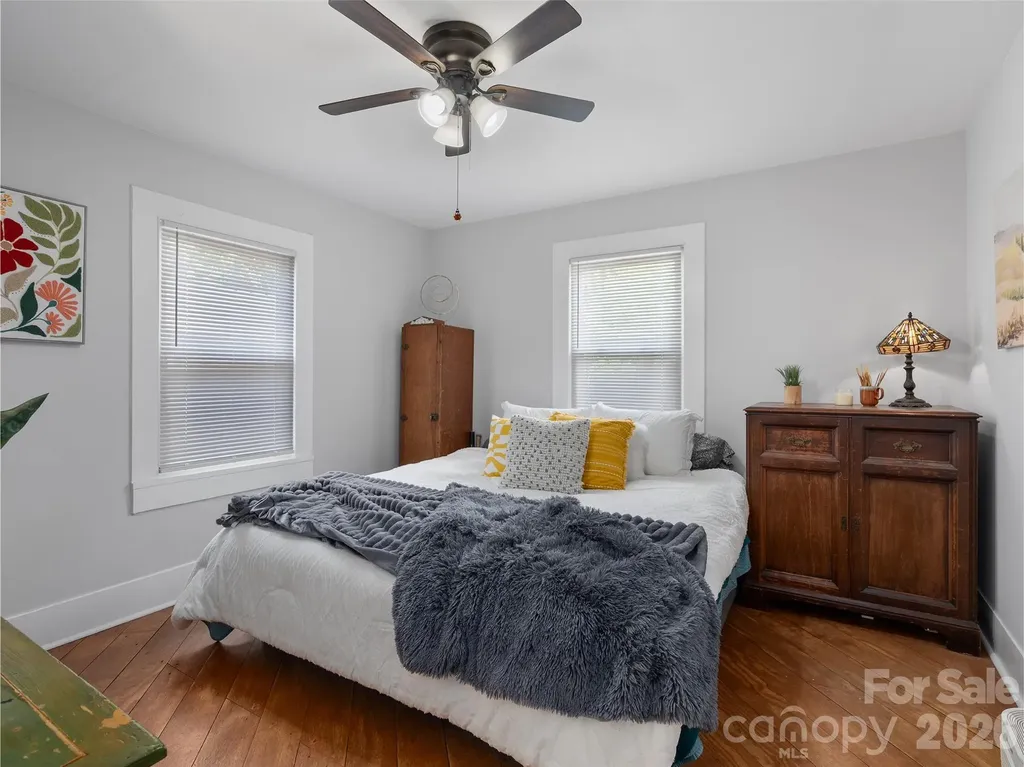 15 Craig Circle Asheville NC 28805