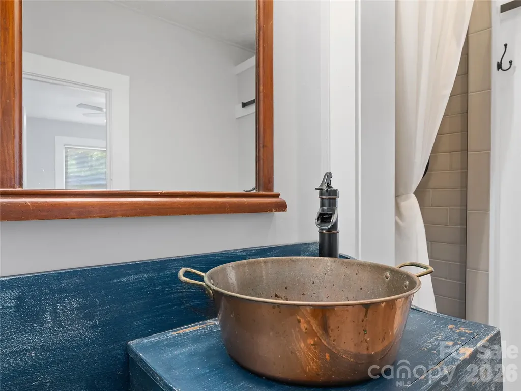 15 Craig Circle Asheville NC 28805