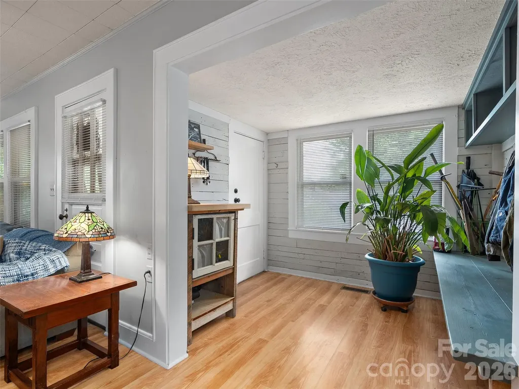 15 Craig Circle Asheville NC 28805