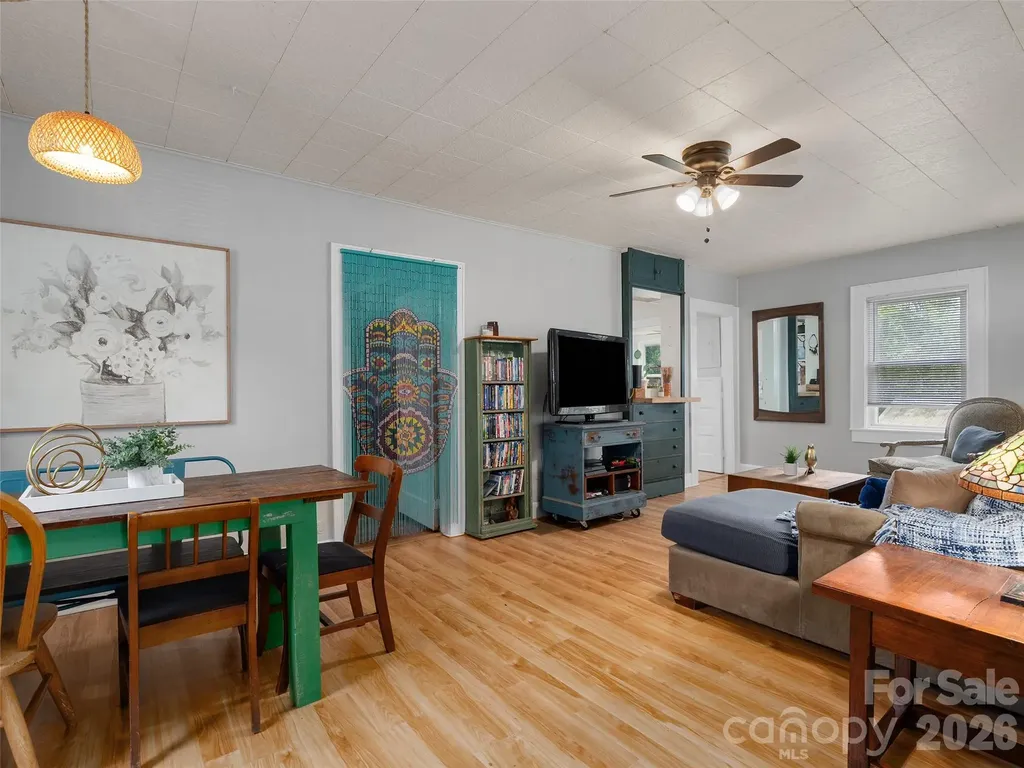 15 Craig Circle Asheville NC 28805