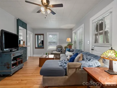15 Craig Circle Asheville NC 28805