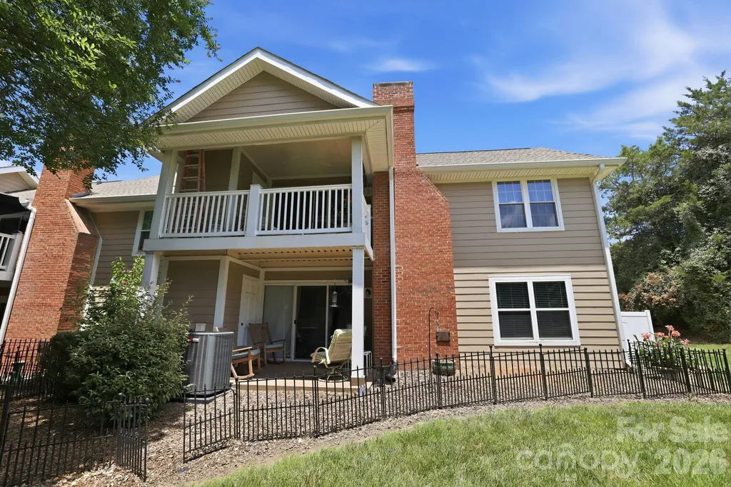 9319 S Vicksburg Park Court Charlotte NC 28210