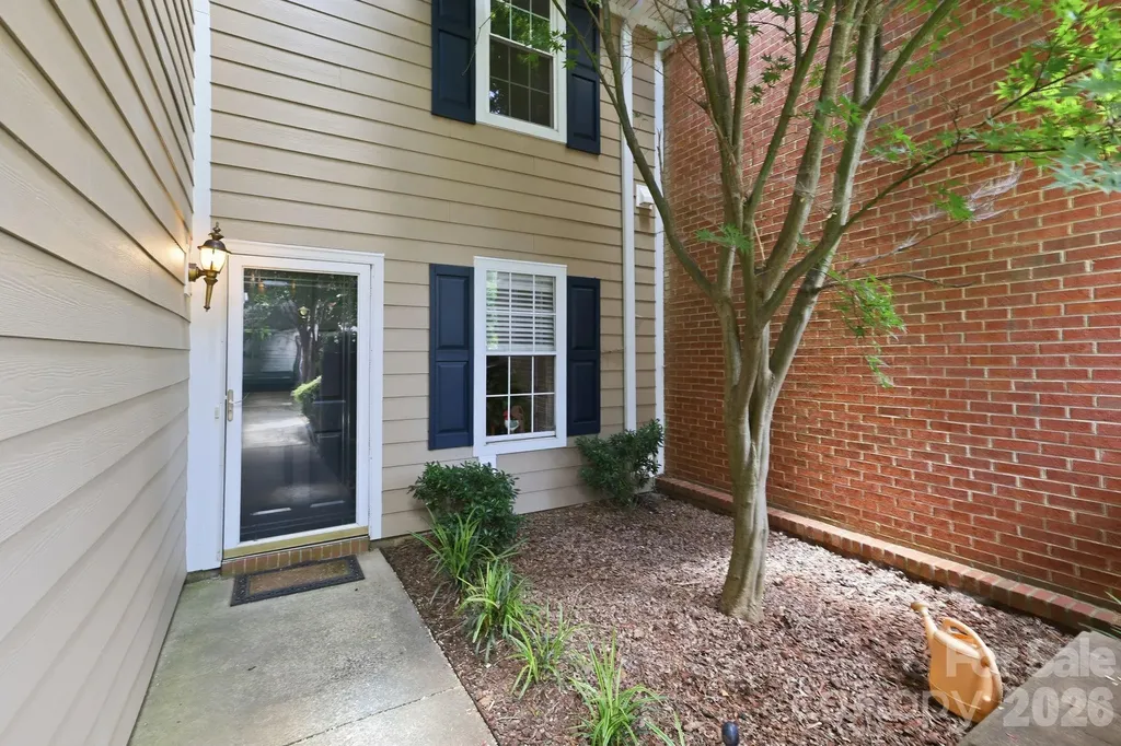 9319 S Vicksburg Park Court Charlotte NC 28210
