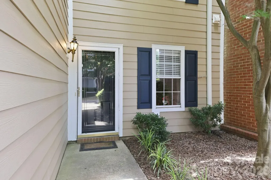 9319 S Vicksburg Park Court Charlotte NC 28210