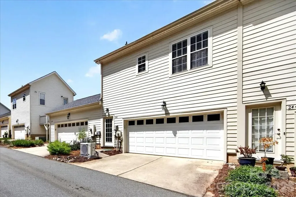 242 S Faulkner Way Davidson NC 28036