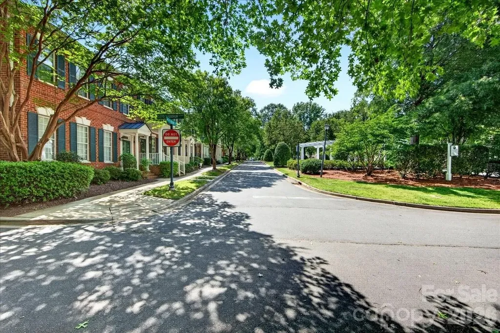 242 S Faulkner Way Davidson NC 28036