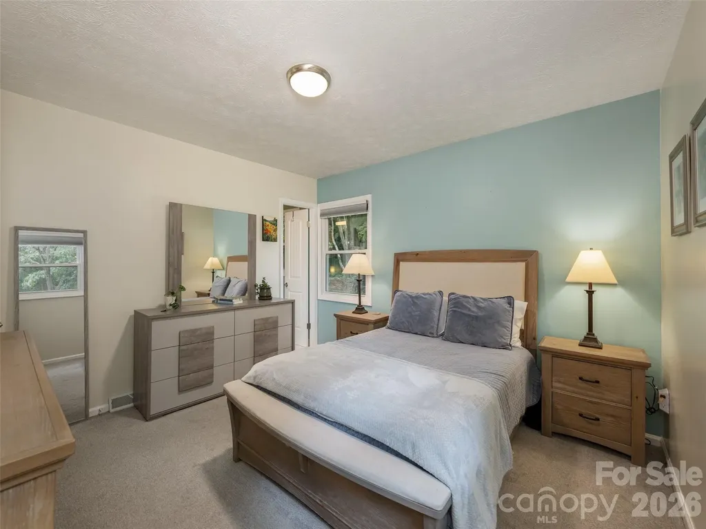 14 Fox Run Place Fairview NC 28730