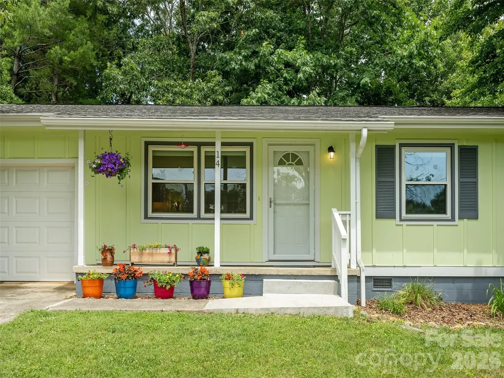 14 Fox Run Place Fairview NC 28730