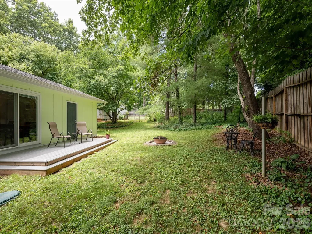 14 Fox Run Place Fairview NC 28730